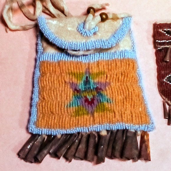 2 Vintage Native American Beadwork - Picture 3 of 4